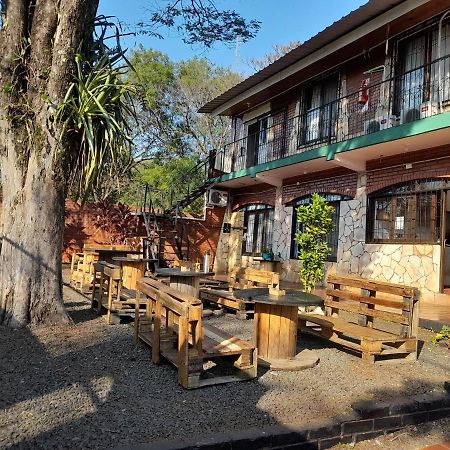Eco Hostel Iguazu Пуэрто-Игуасу Экстерьер фото