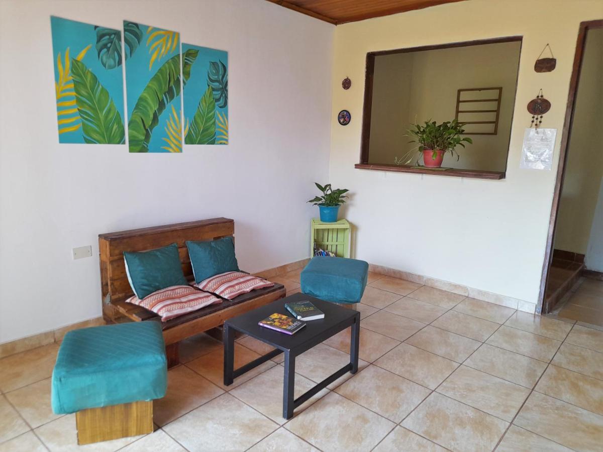 Eco Hostel Iguazu Пуэрто-Игуасу Экстерьер фото