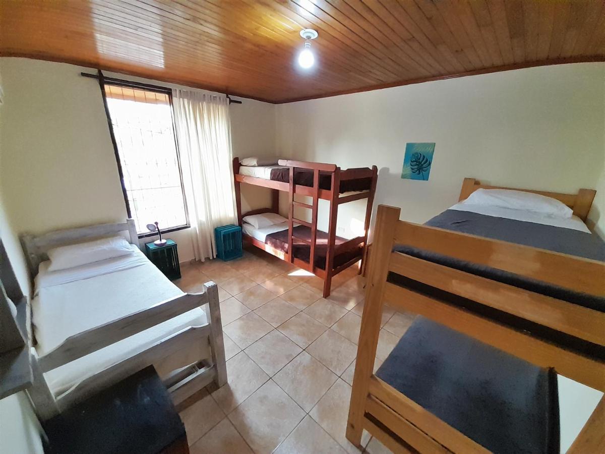 Eco Hostel Iguazu Пуэрто-Игуасу Экстерьер фото