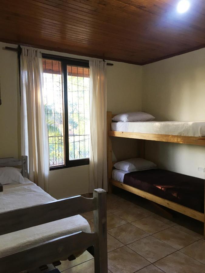 Eco Hostel Iguazu Пуэрто-Игуасу Экстерьер фото